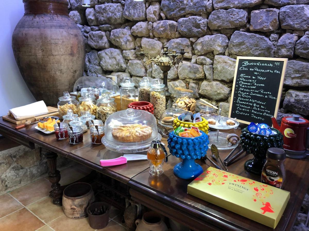 San Noto Antica Residenza Di Caccia Bed and Breakfast Ficarra Eksteriør billede