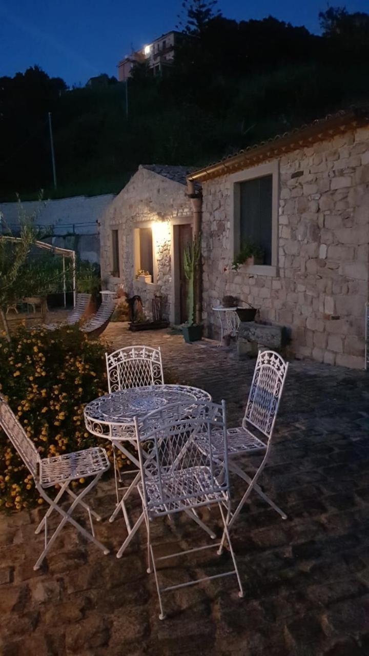 San Noto Antica Residenza Di Caccia Bed and Breakfast Ficarra Eksteriør billede